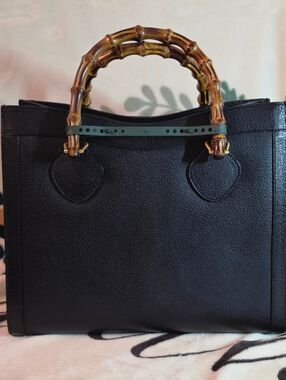 💯 Authentic Vintage Gucci Diana Bamboo Tote (Black)